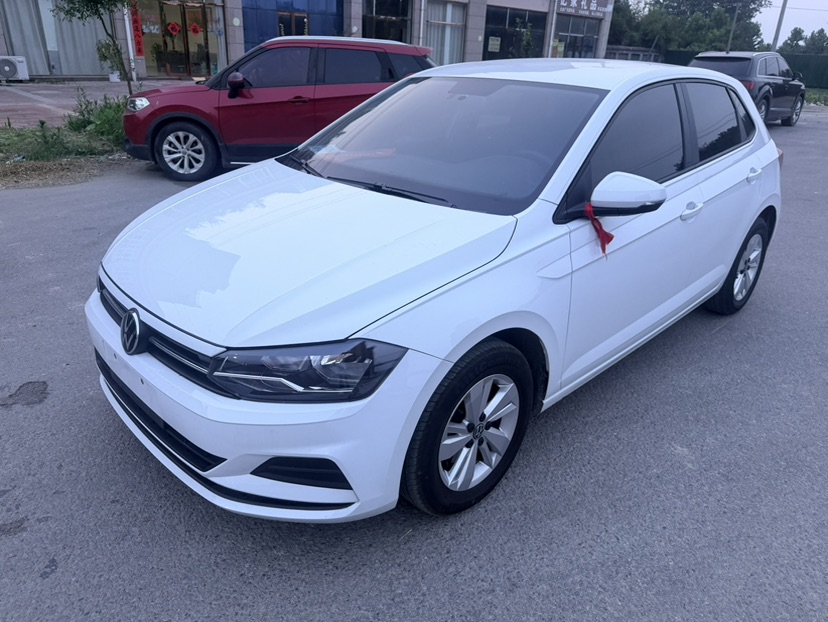 Volkswagen Polo 2023 car image #2