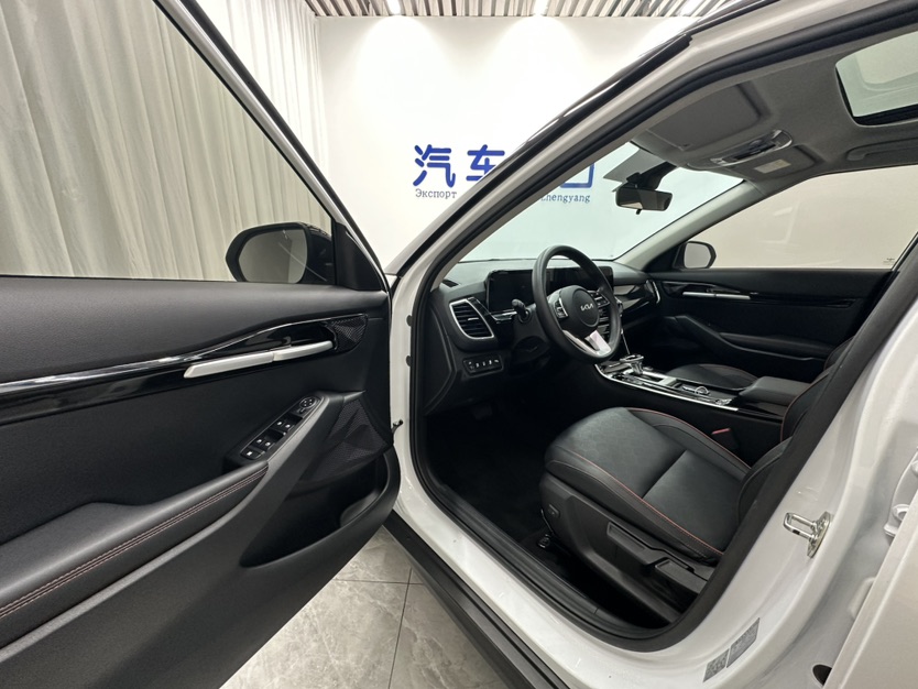 Kia Seltos 2023 car image #8