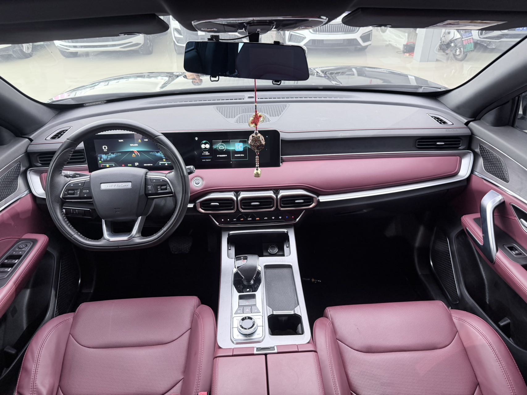 Jetour X70 PLUS 2023 car image #9