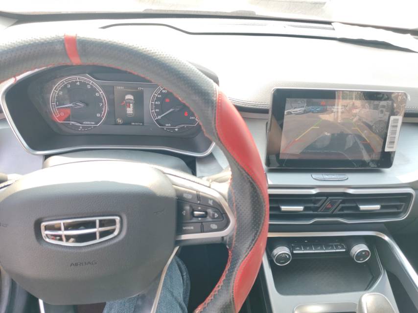 GEELY Coolray 2021 car image #3