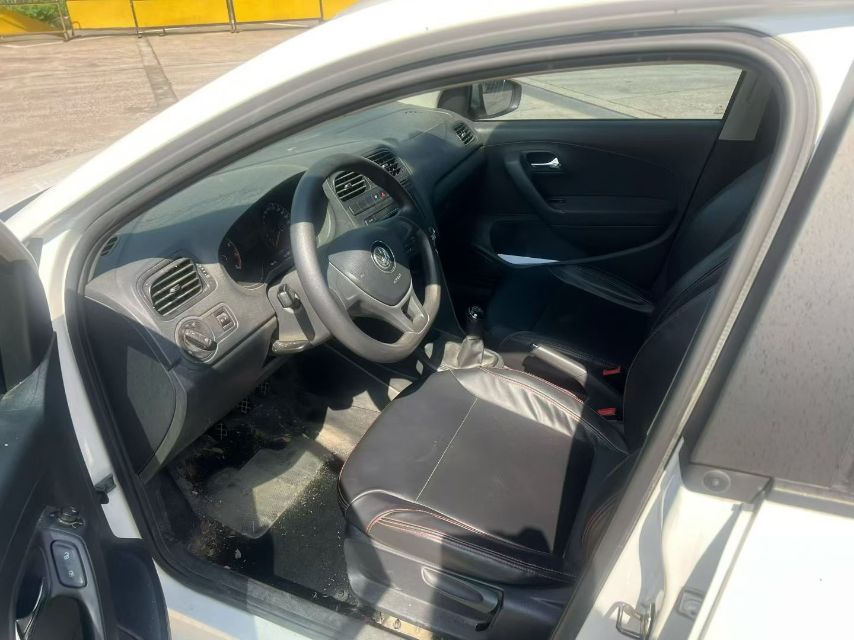 Volkswagen Polo 2016 car image #4