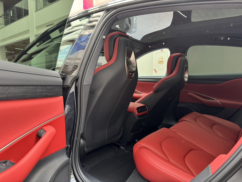 MI SU7 2025 car image #12