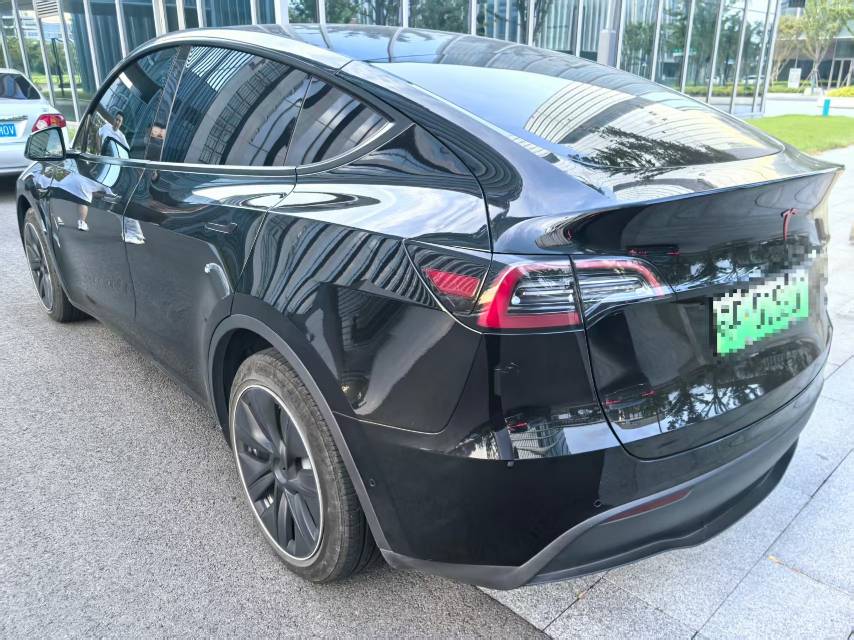 Tesla Model Y 2021 #4 Tesla Model Y 2021 car image #4