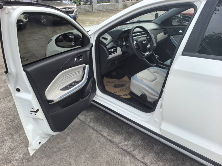 Chery Tiggo 3x 2023 immagine di auto #3