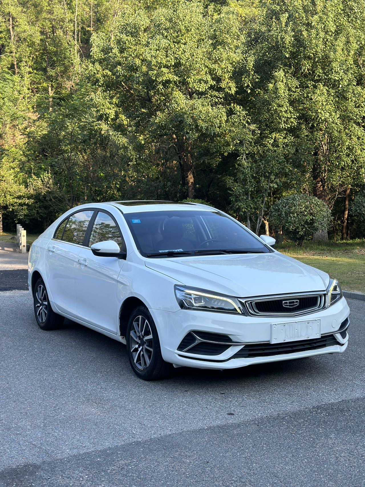 GEELY Emgrand 2019 #3 GEELY Emgrand 2019 car image #3