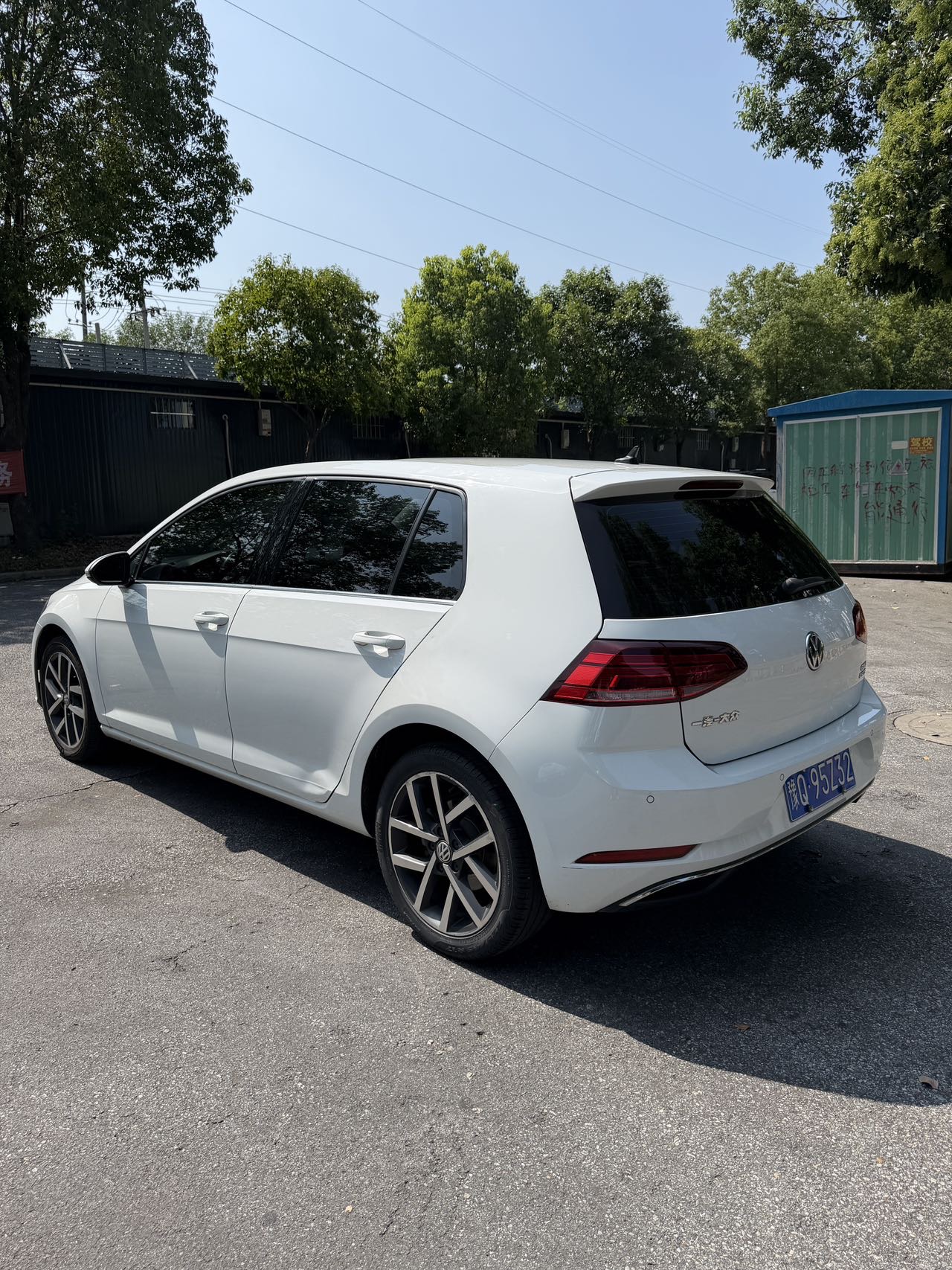 Volkswagen Golf 2020 car image #9