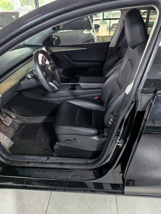 Tesla Model Y 2023 #3 Tesla Model Y 2023 car image #3