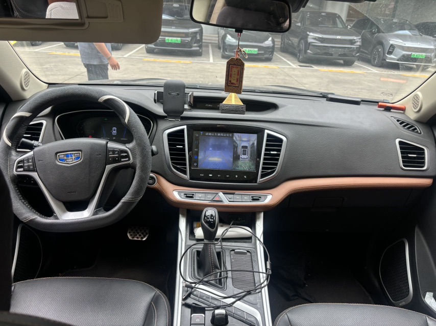 GEELY Vision X6 2019 car image #3
