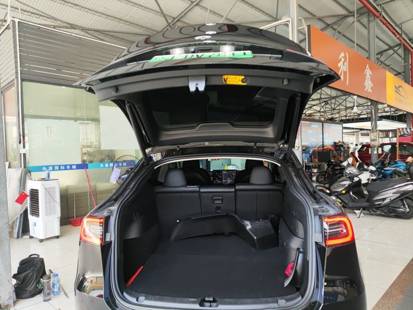 Tesla Model Y 2023 #7 Tesla Model Y 2023 car image #7
