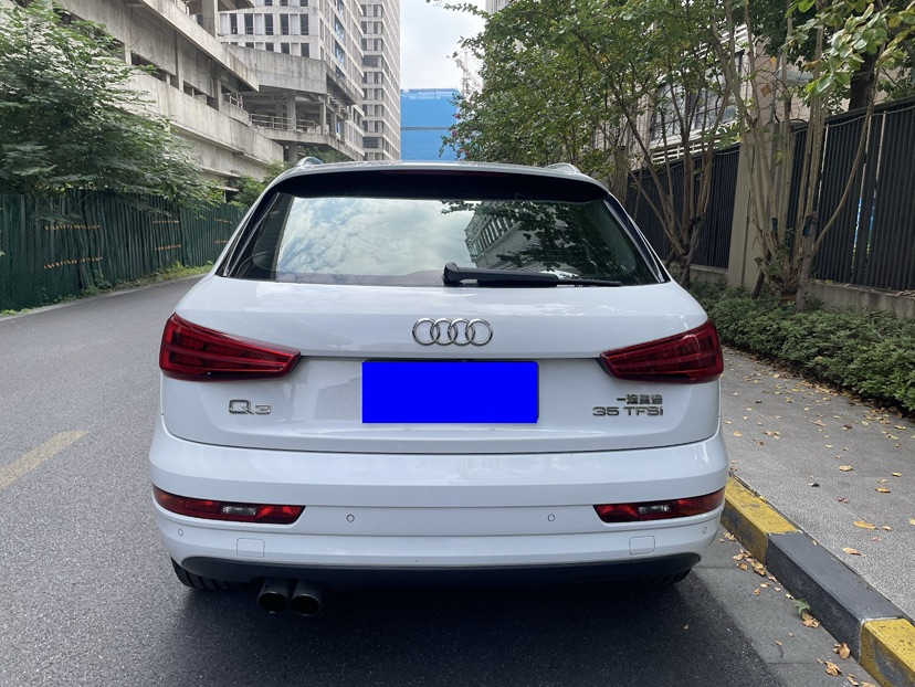 Audi Q3 2017 car image #5