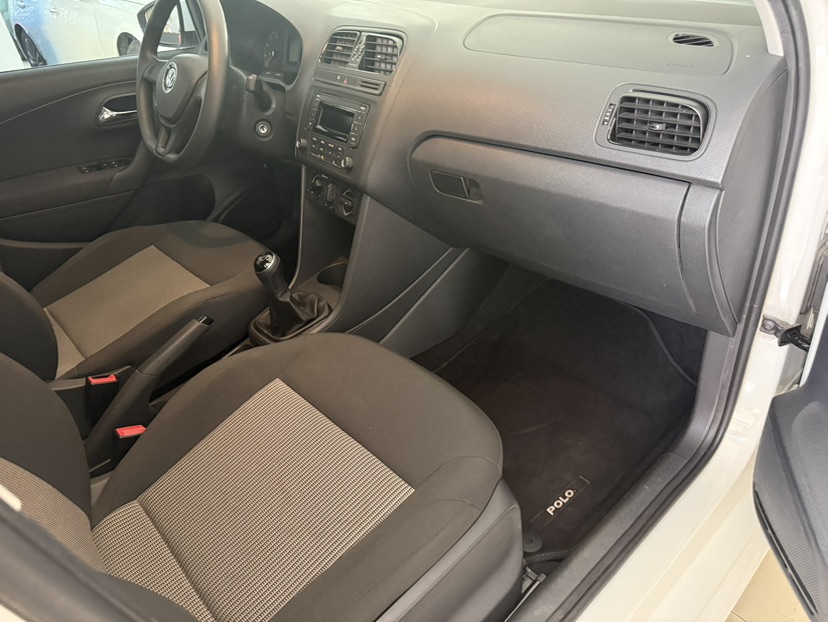 Volkswagen Polo 2016 car image #8