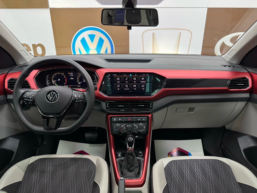 Volkswagen T-Cross 2022 car image #9