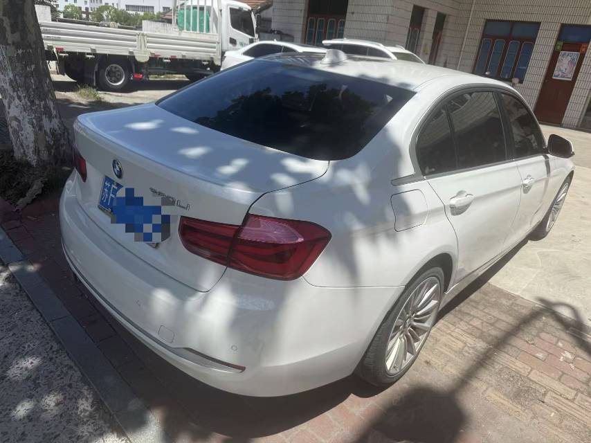BMW 3 Series 2018 #4 BMW 3 Series 2018 car image #4