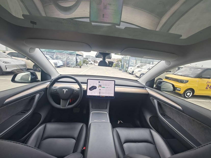 Tesla Model Y 2021 صورة سيارة #7
