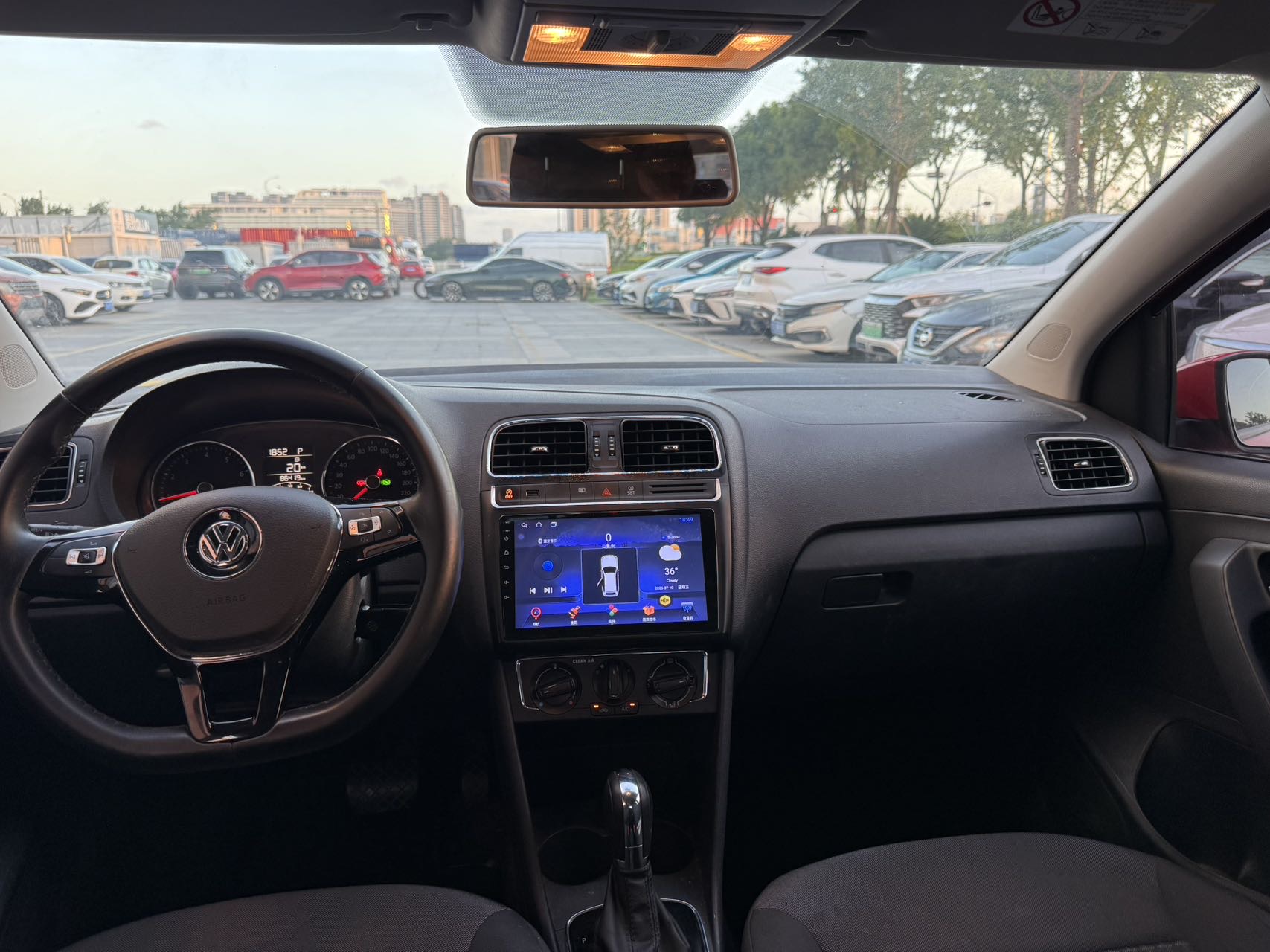 Volkswagen Polo 2018 car image #6