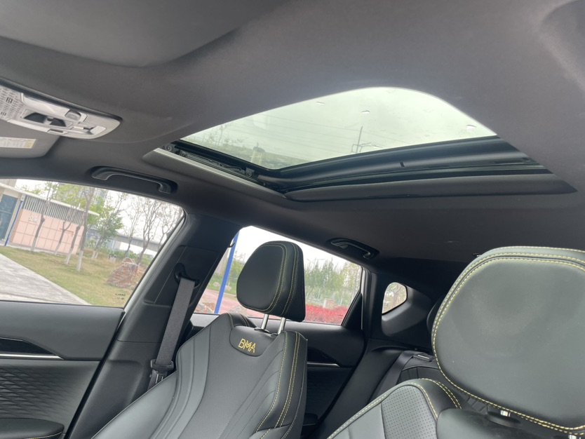 GEELY Coolray 2025 car image #6