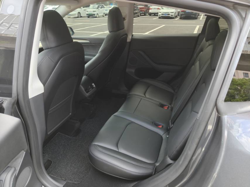 Tesla Model Y 2023 car image #6