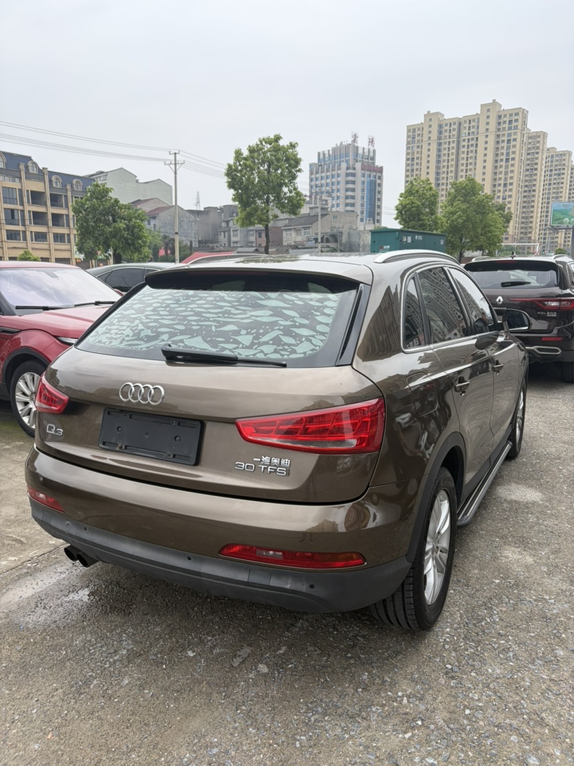 Audi Q3 2015 car image #2