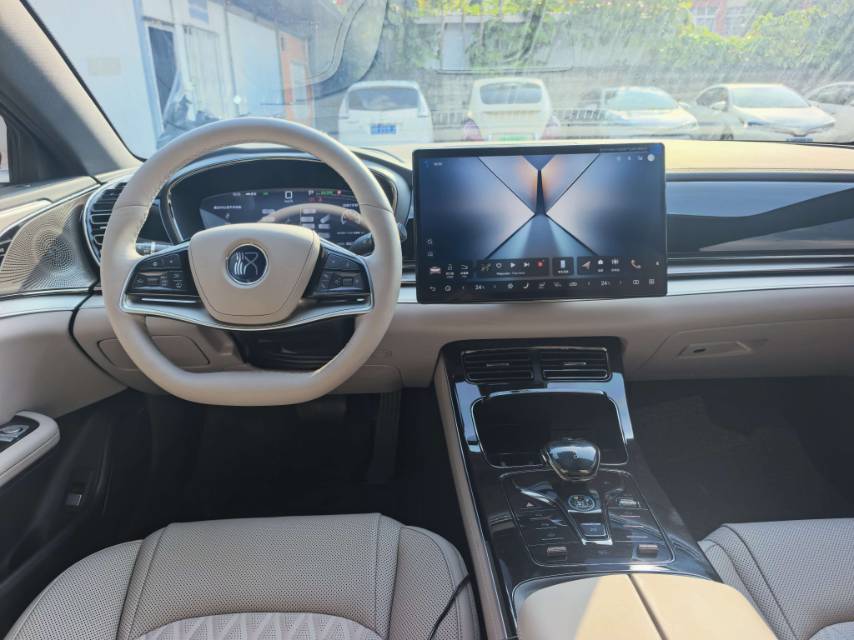 BYD Han 2025 car image #4