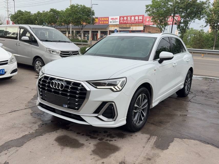 Audi Q3 2022 Audi Q3 2022 car image