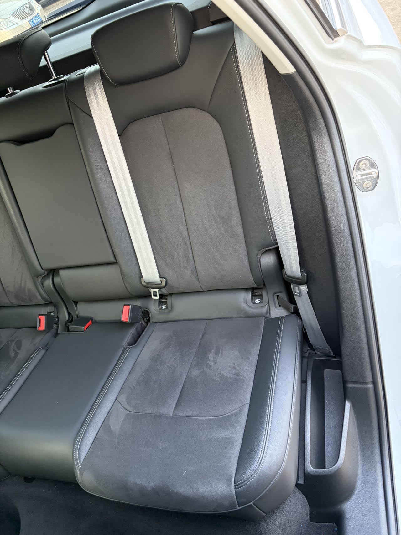 Audi Q3 2022 car image #5