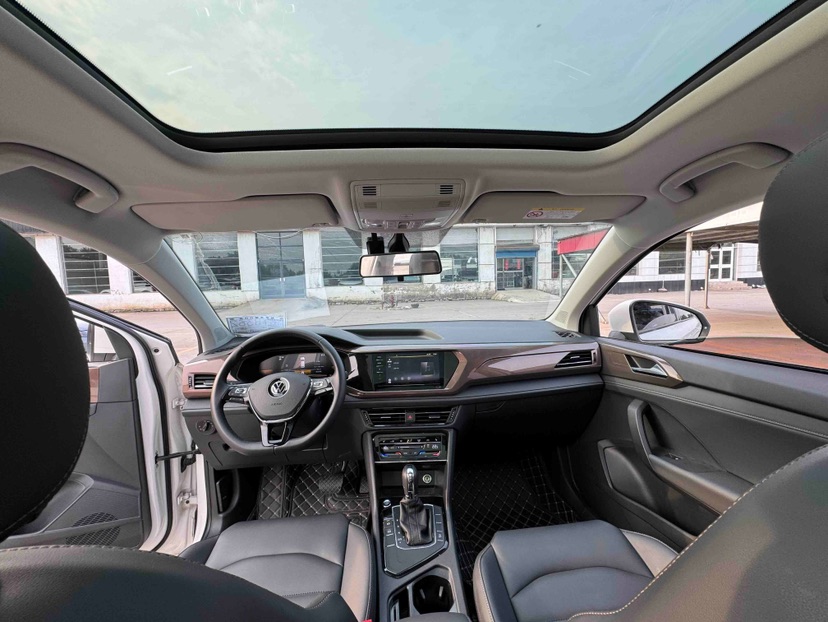 Volkswagen Tharu 2023 car image #14