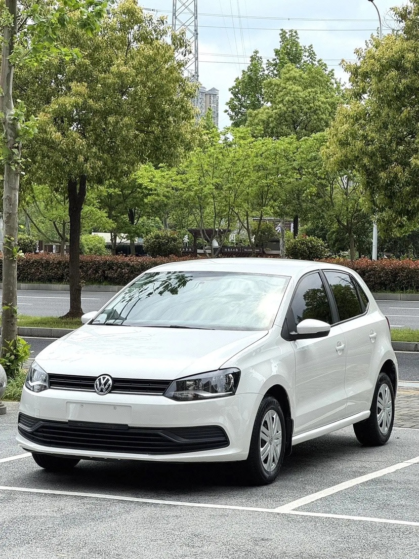 Volkswagen Polo 2016 Volkswagen Polo 2016 car image