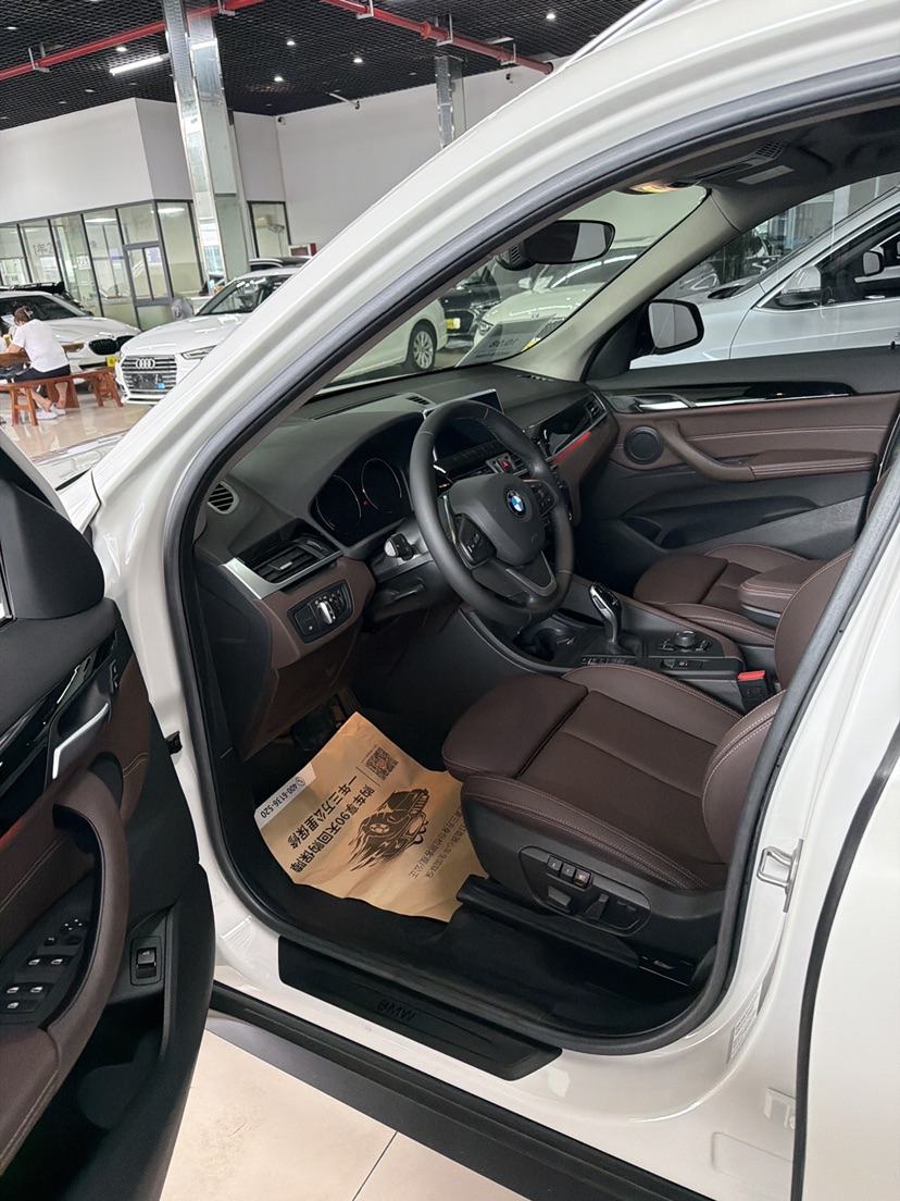 BMW X1 2020 car image #2