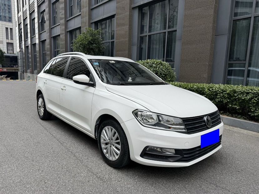 Volkswagen Santana 2017 car image #2