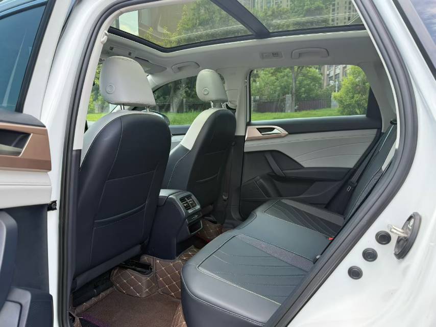 Volkswagen Tharu 2024 car image #8