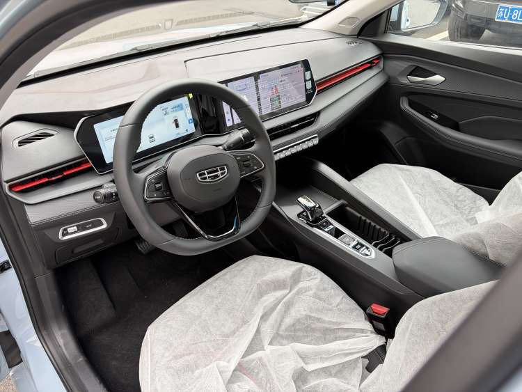 GEELY Binray 2026 car image #4