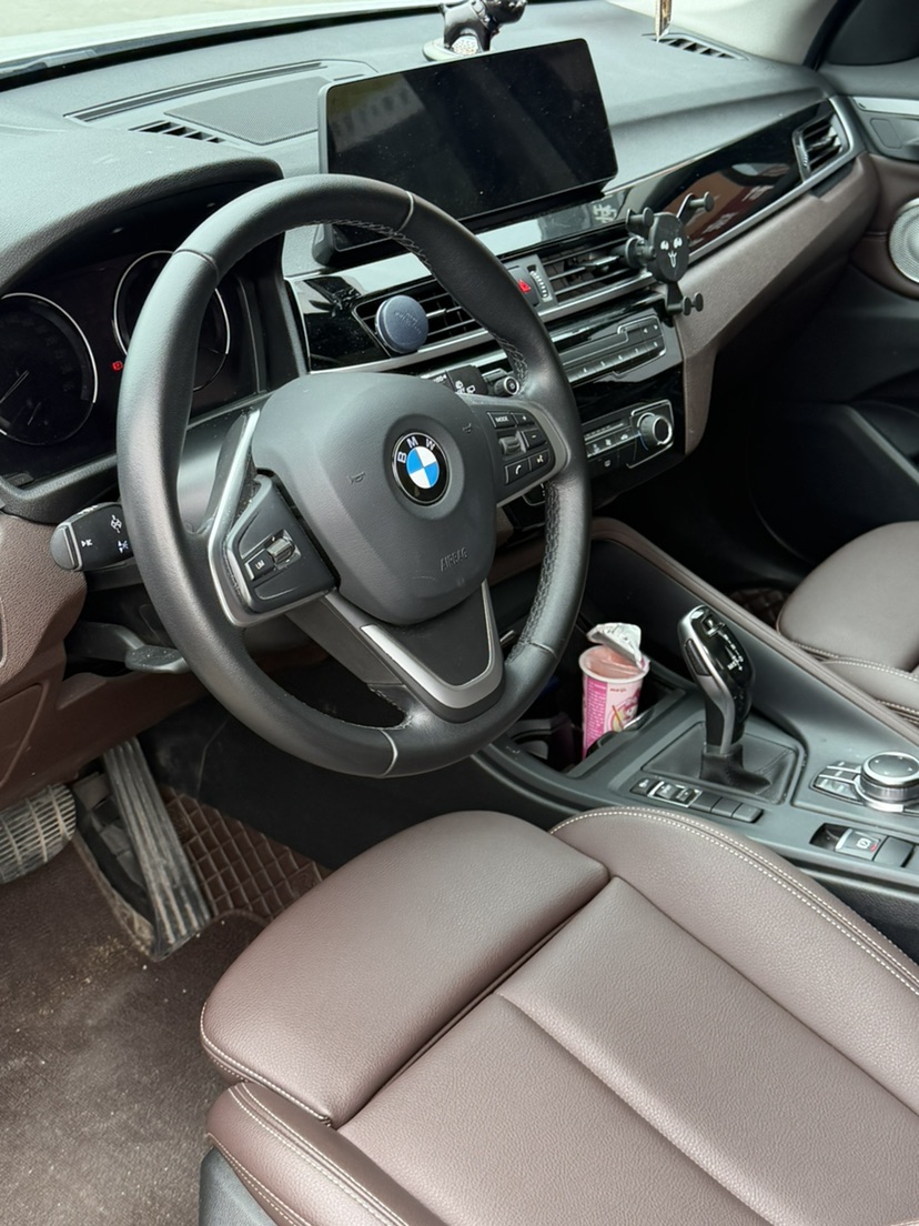 BMW X1 2023 car image #2