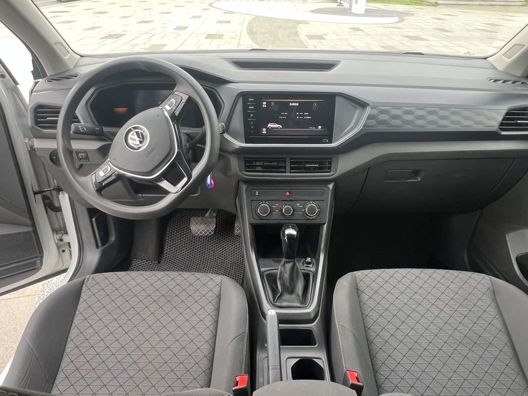 Volkswagen T-Cross 2023 immagine di auto #5