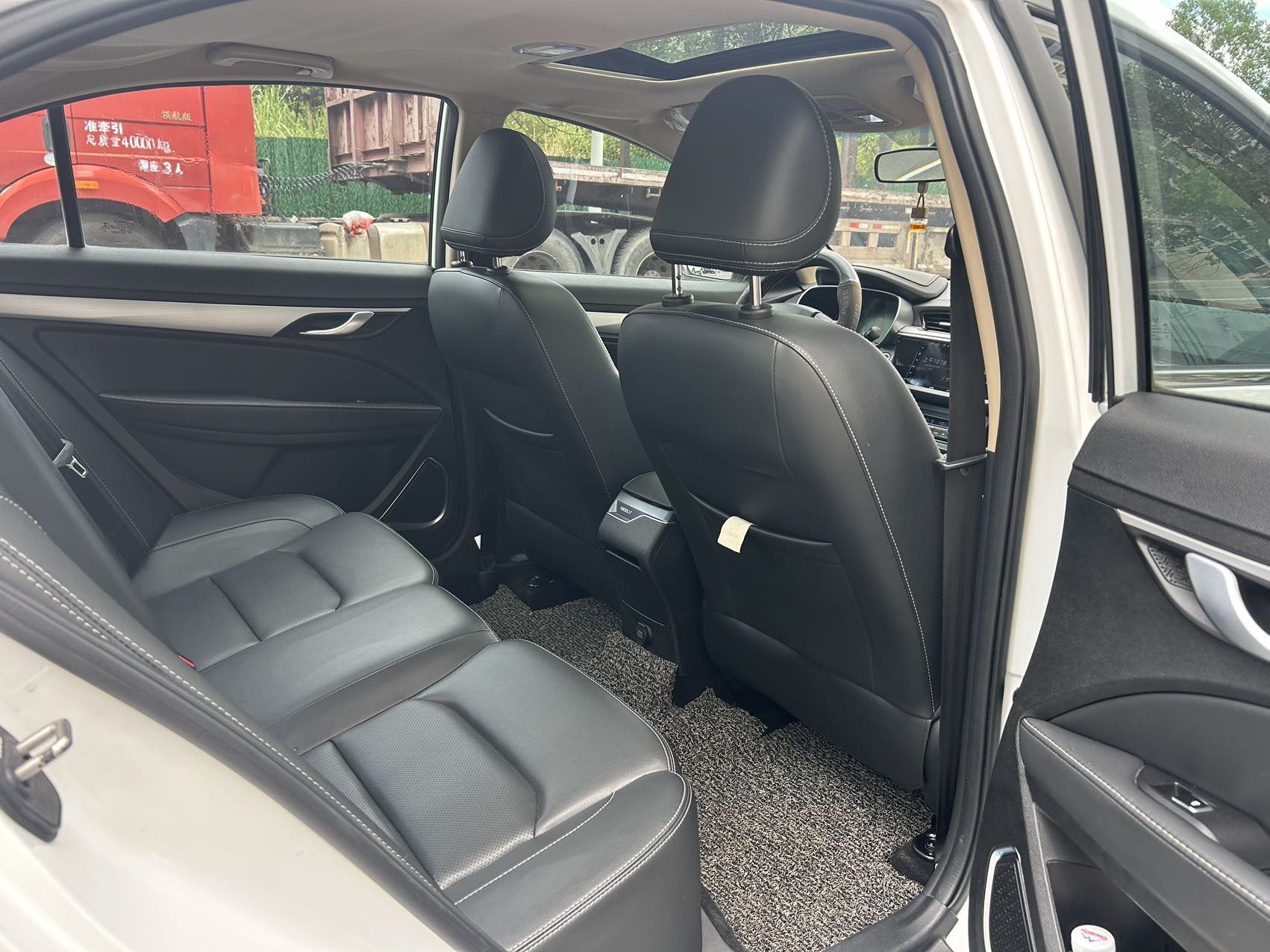 GEELY Emgrand 2019 #6 GEELY Emgrand 2019 car image #6