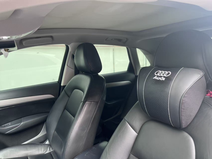 Audi Q3 2015 car image #6