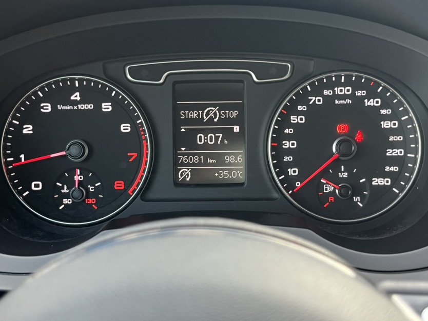 Audi Q3 2016 car image #10