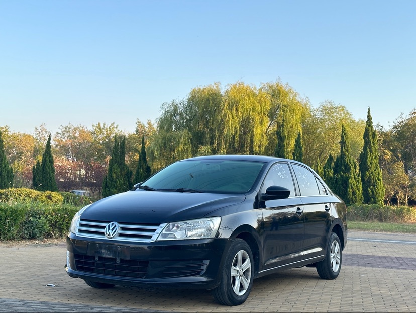 Volkswagen Santana 2013 car image 