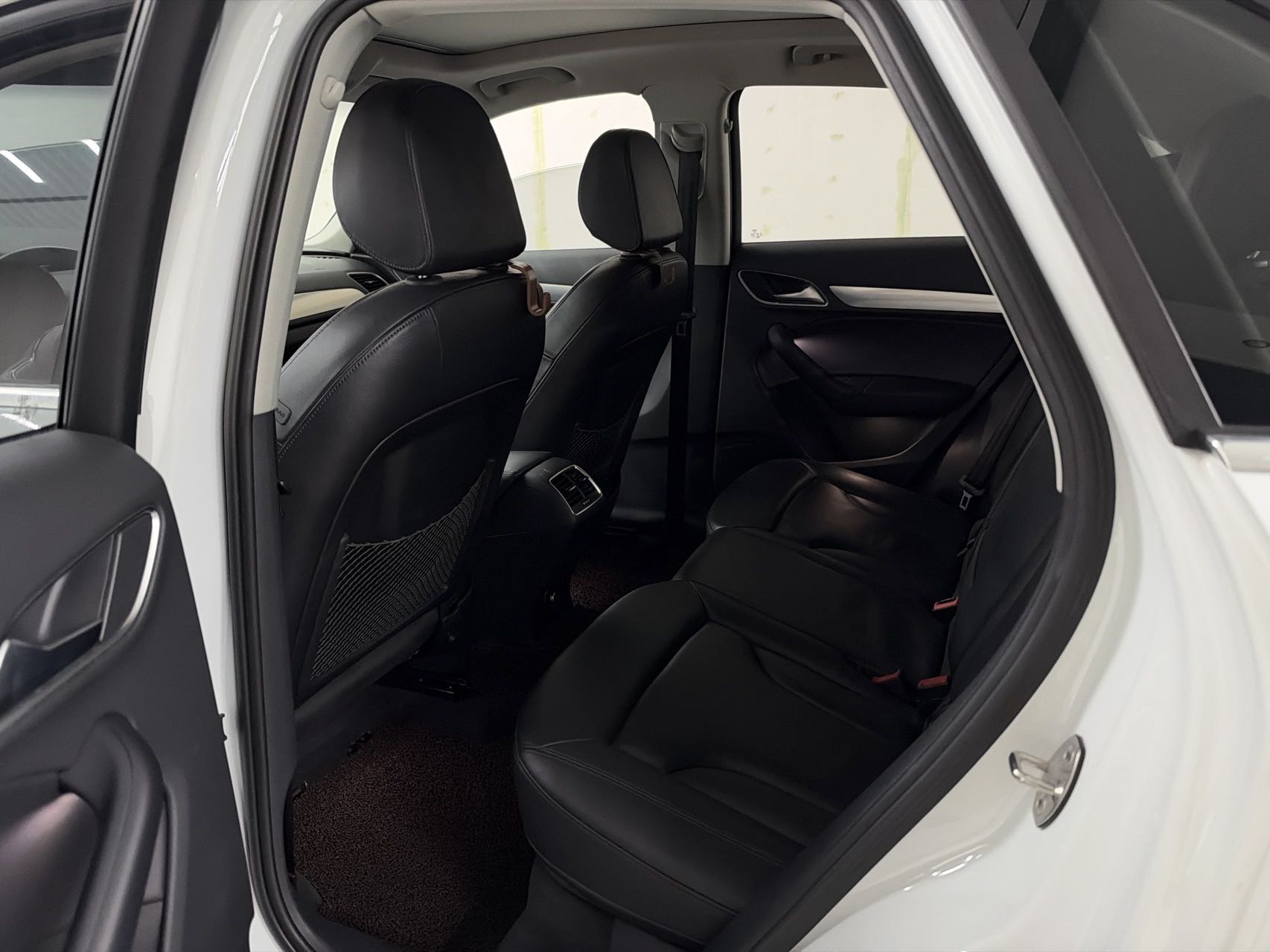 Audi Q3 2015 #3 Audi Q3 2015 car image #3