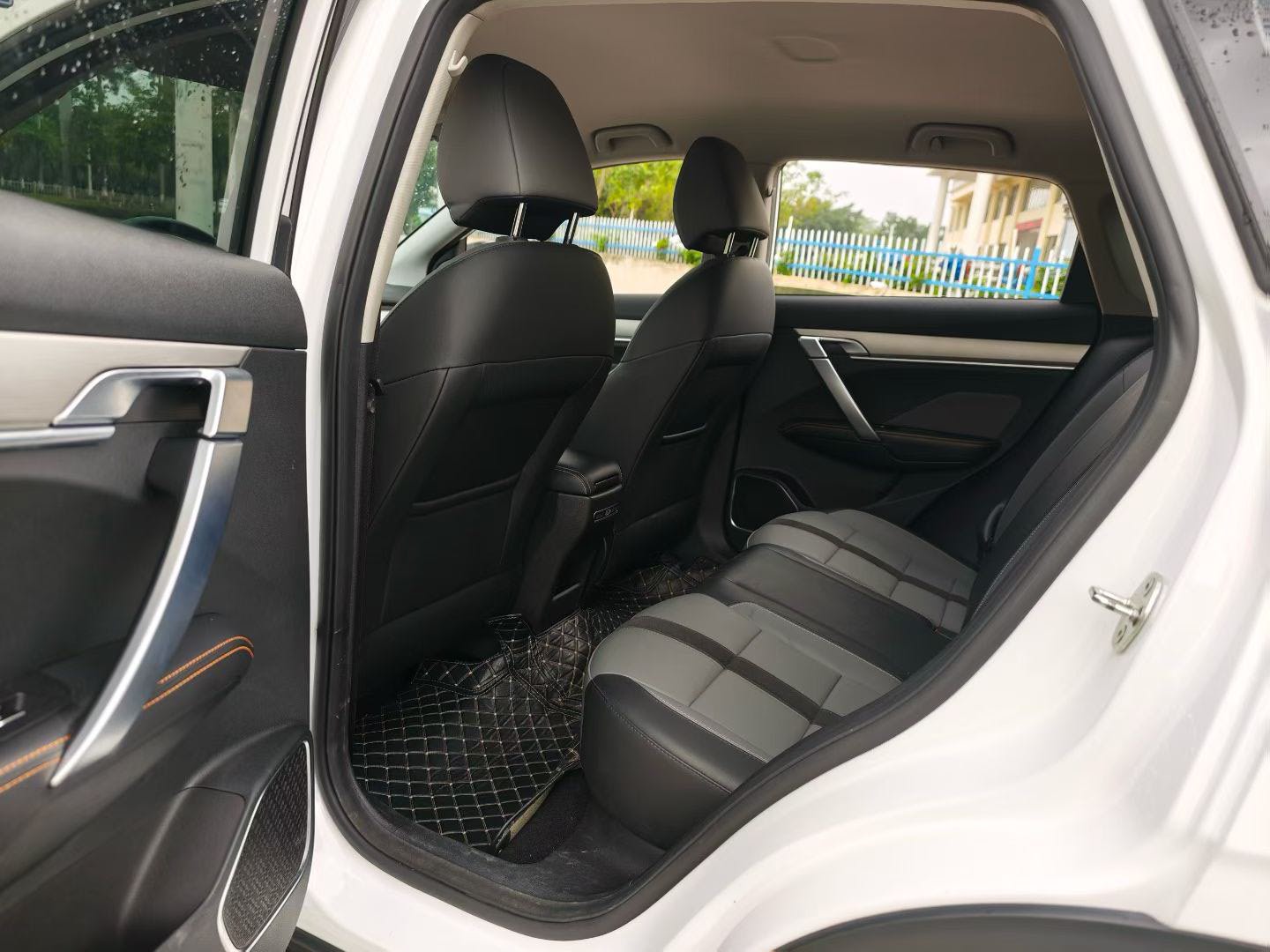 GEELY Coolray 2024 car image #7