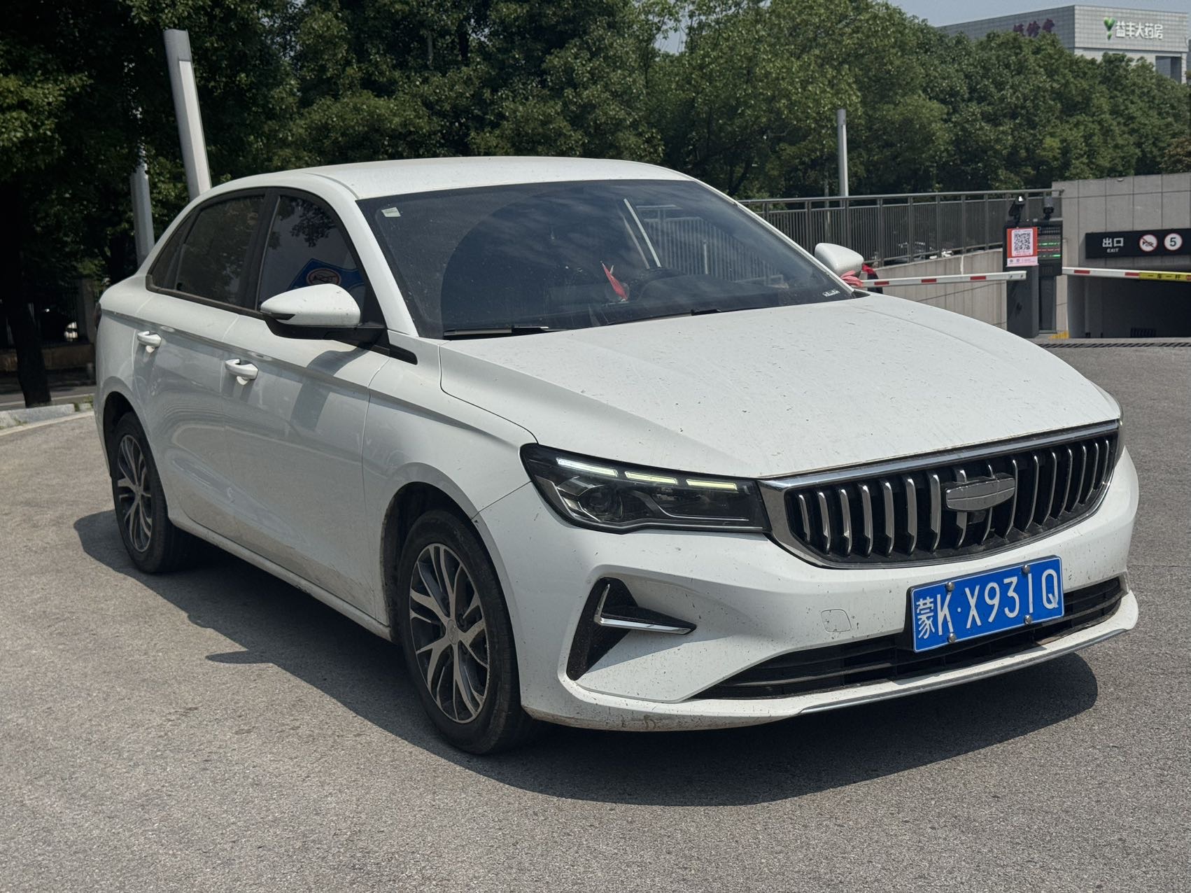 GEELY Emgrand 2024 car image #2