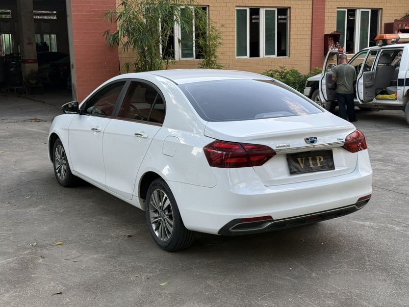 GEELY Emgrand 2019 car image #4