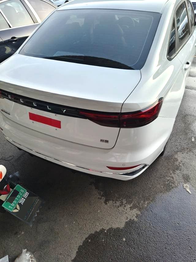 GEELY Emgrand 2022 car image #5