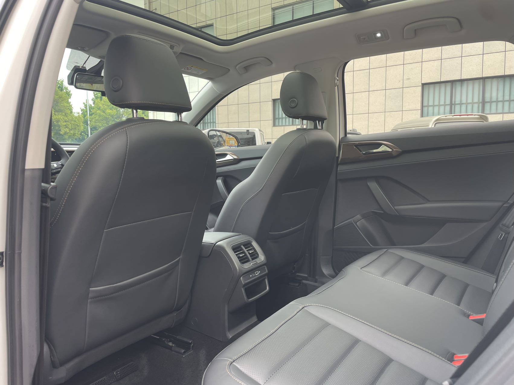 Volkswagen Tharu 2022 car image #4