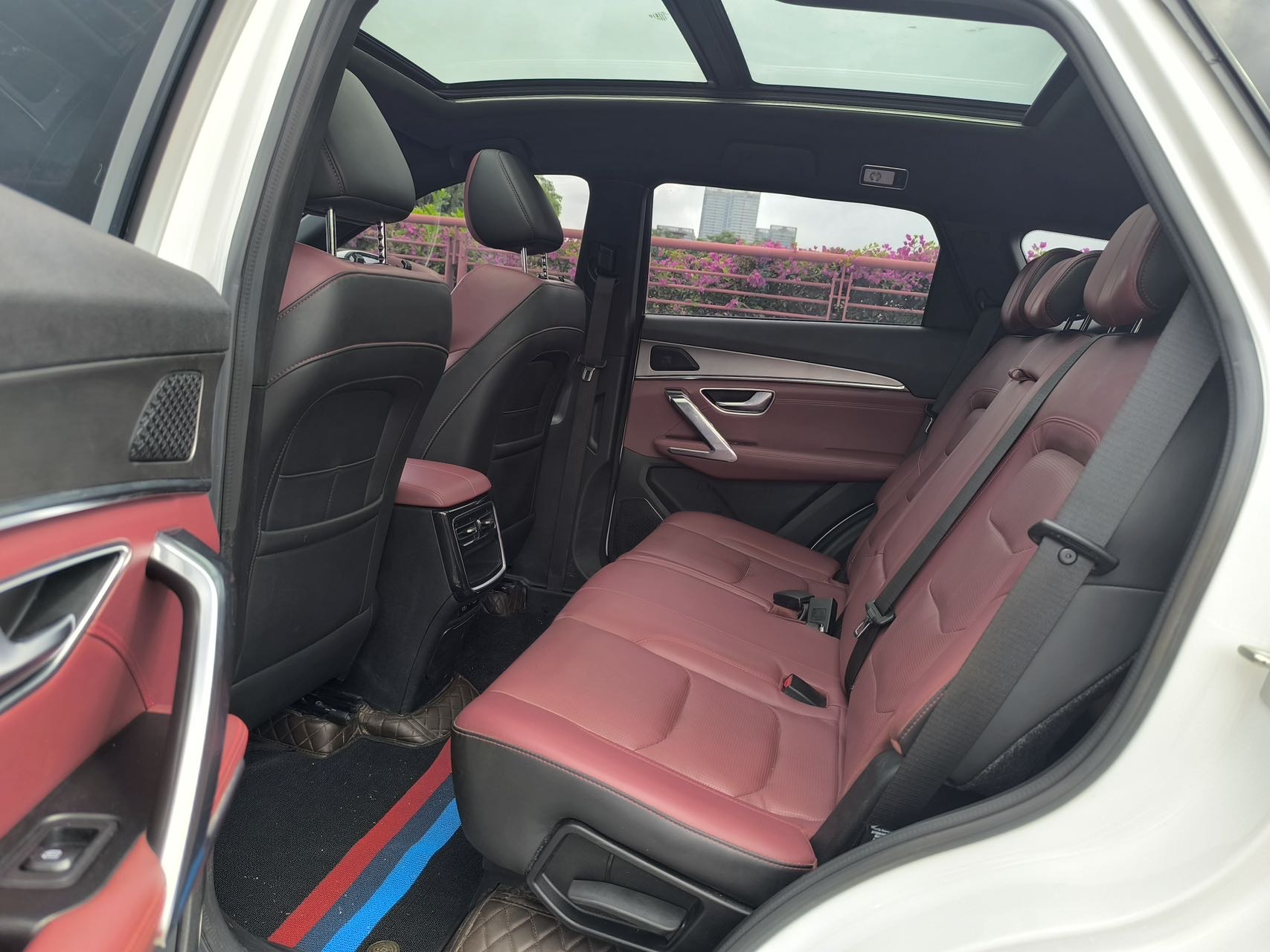 Jetour X70 PLUS 2023 car image #12