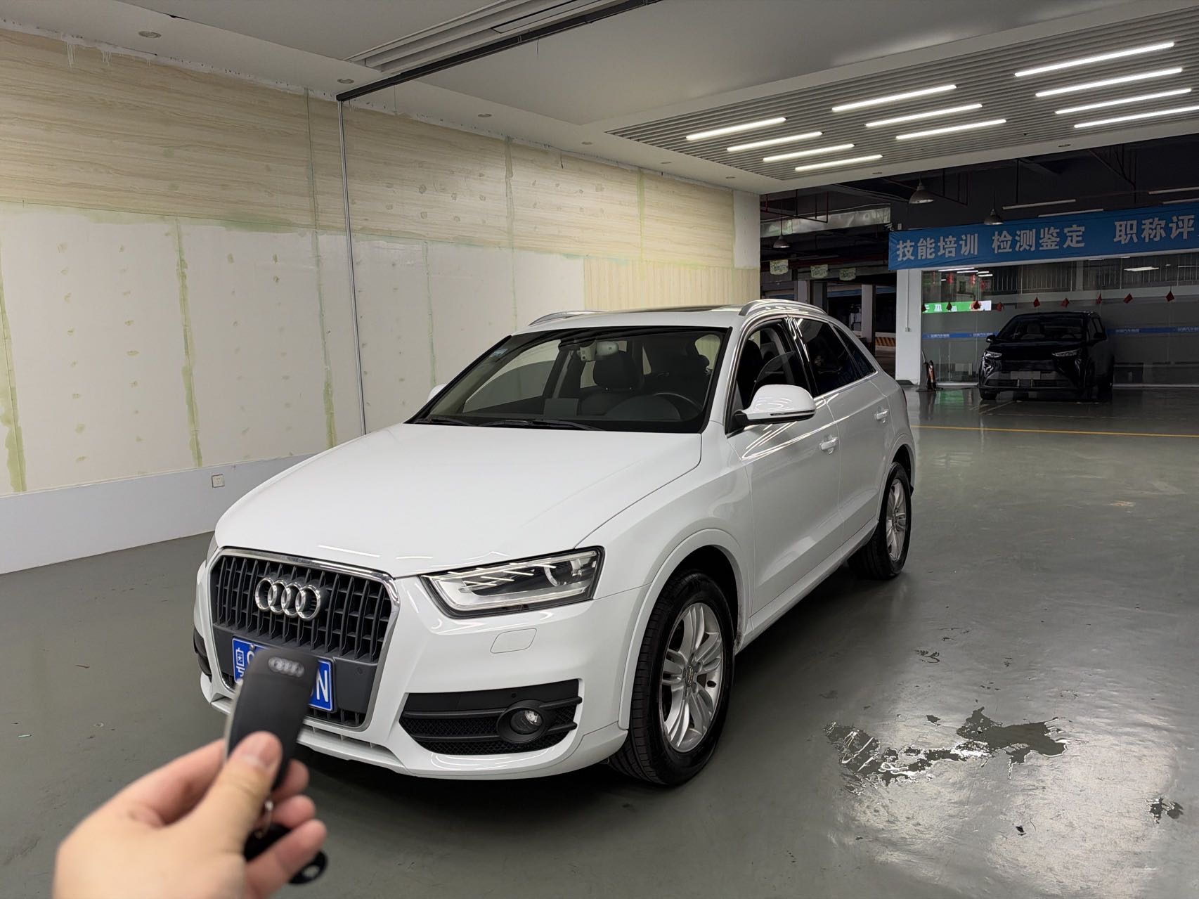 Audi Q3 2015 Audi Q3 2015 car image