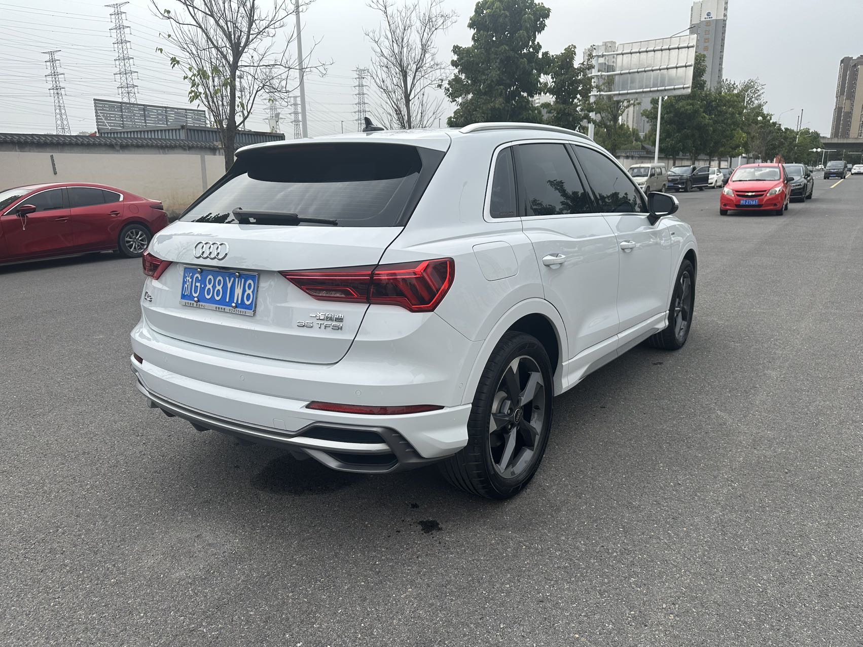 Audi Q3 2022 car image #14