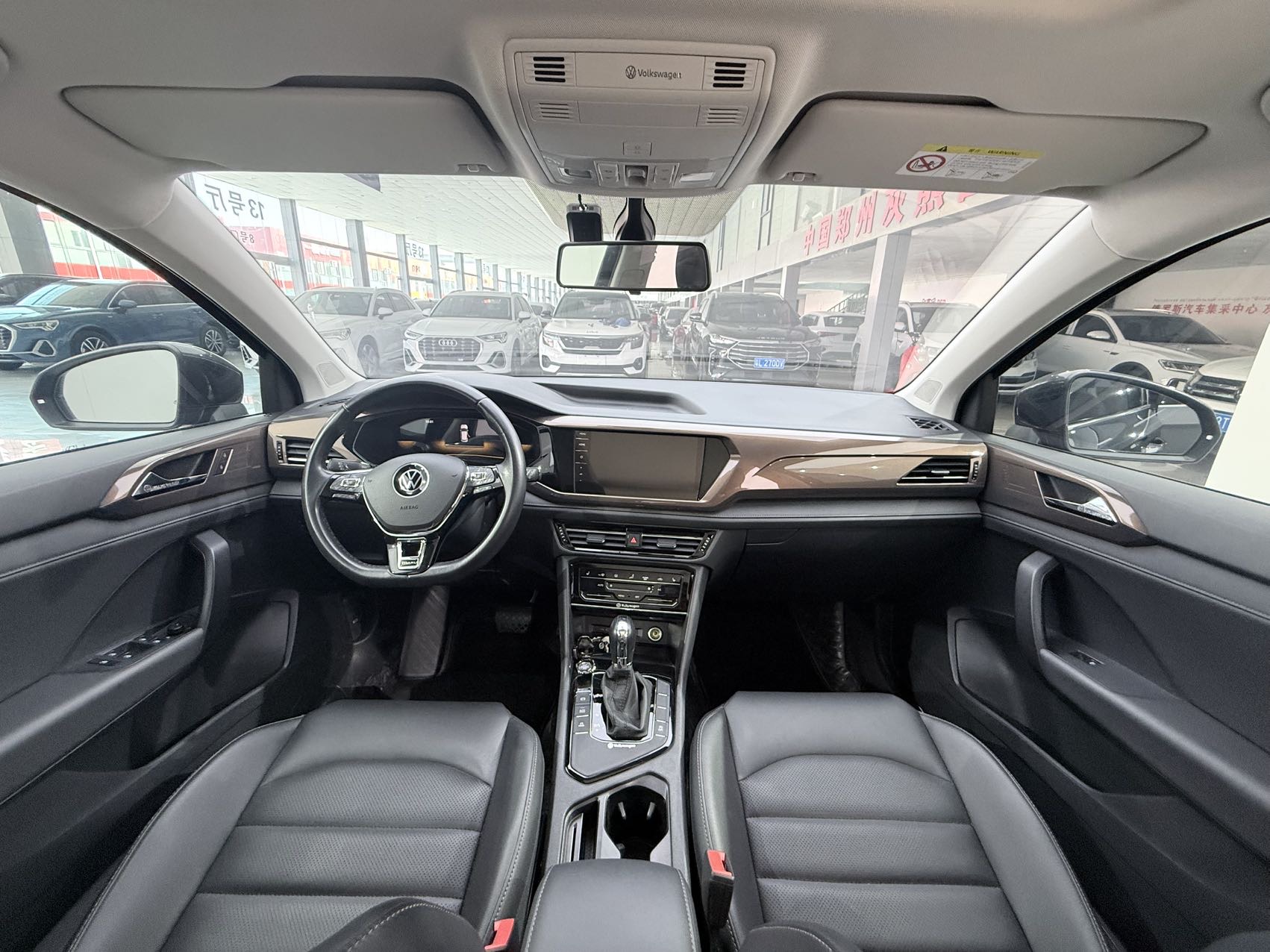 Volkswagen Tharu 2022 car image #9