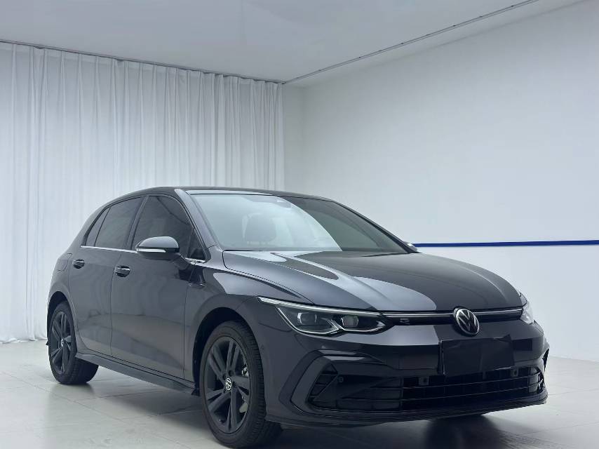 Volkswagen Golf 2021 car image #3