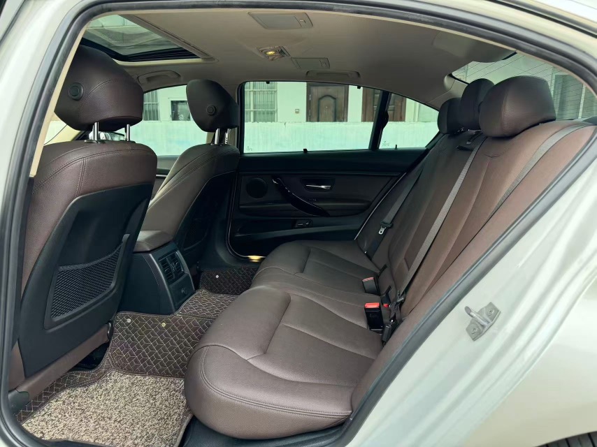 BMW 3 Series 2019 car image #4