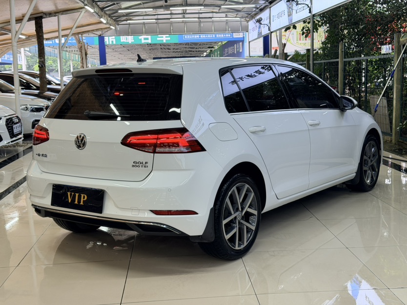 Volkswagen Golf 2020 car image #4